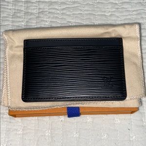 Louis Vuitton card holder Epi black.